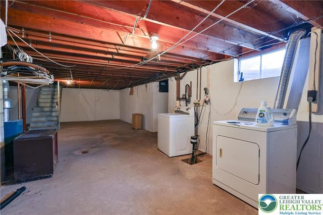 1360 Stonewood Drive, Hanover Twp, PA 18017