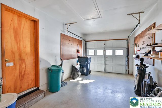 1360 Stonewood Drive, Hanover Twp, PA 18017