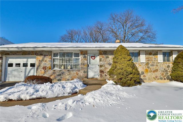 1360 Stonewood Drive, Hanover Twp, PA 18017