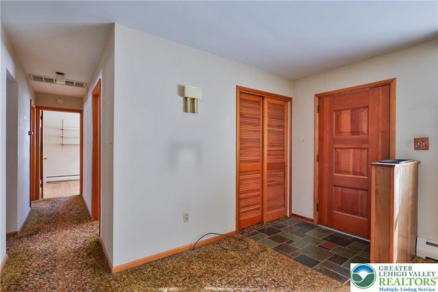 1360 Stonewood Drive, Hanover Twp, PA 18017