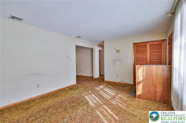 1360 Stonewood Drive, Hanover Twp, PA 18017