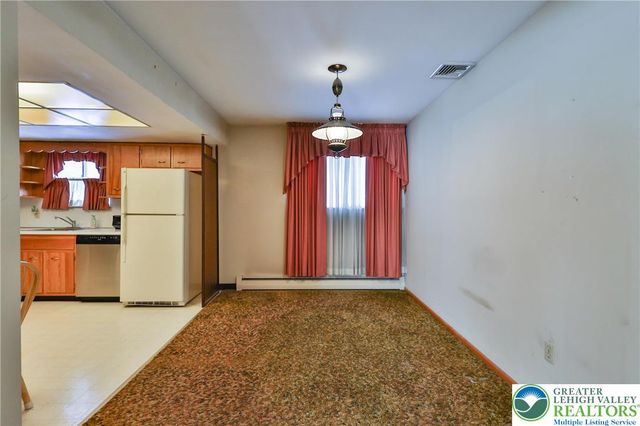 1360 Stonewood Drive, Hanover Twp, PA 18017