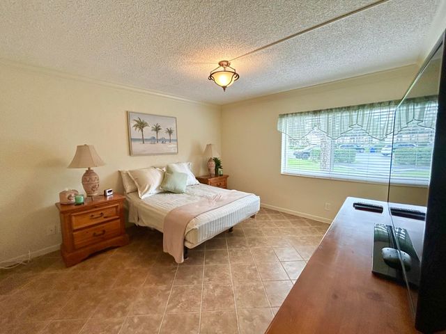 131 LAKE PINE Circle D-1, Greenacres, FL 33463