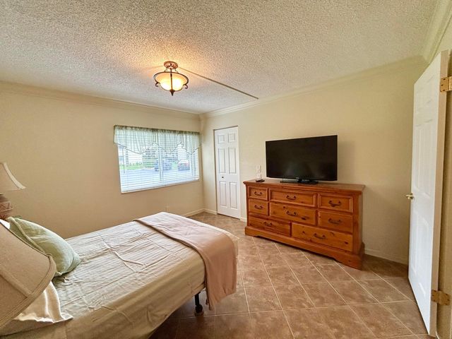 131 LAKE PINE Circle D-1, Greenacres, FL 33463
