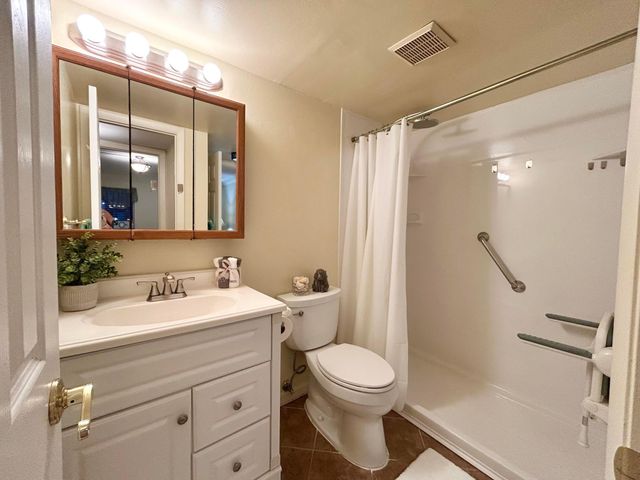 131 LAKE PINE Circle D-1, Greenacres, FL 33463