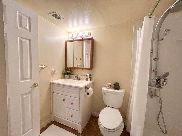 131 LAKE PINE Circle D-1, Greenacres, FL 33463