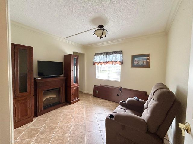 131 LAKE PINE Circle D-1, Greenacres, FL 33463
