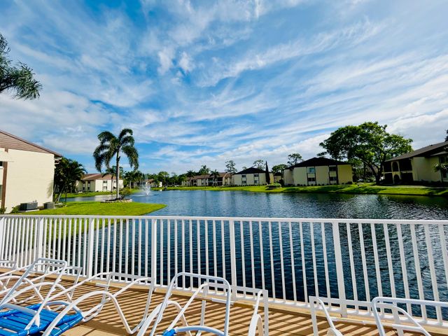 131 LAKE PINE Circle D-1, Greenacres, FL 33463