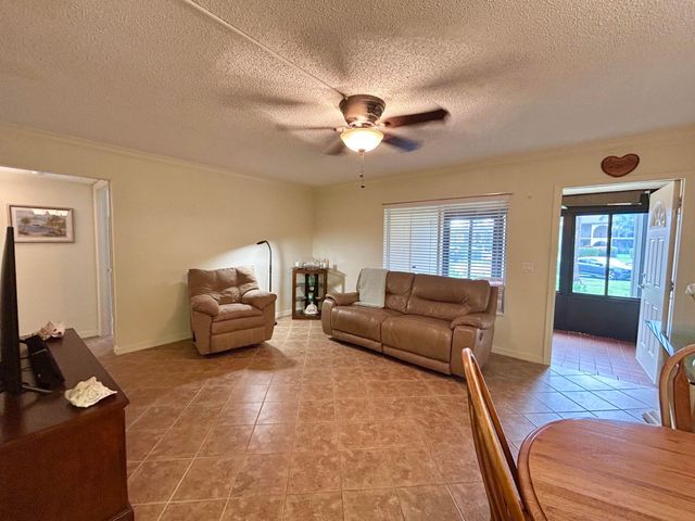 131 LAKE PINE Circle D-1, Greenacres, FL 33463