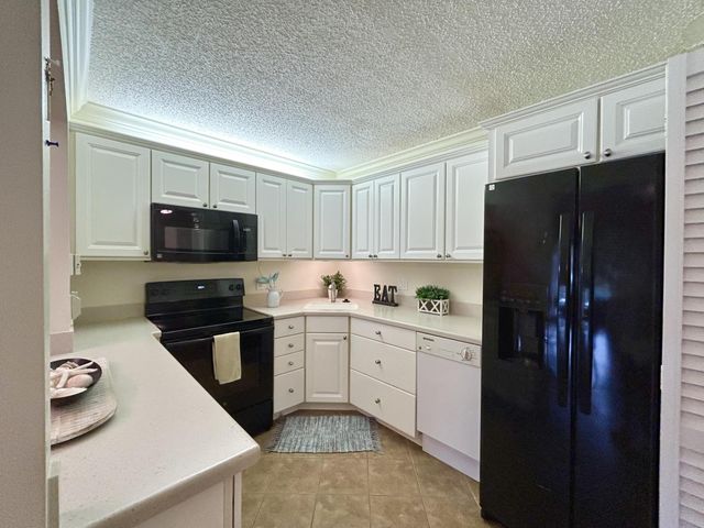131 LAKE PINE Circle D-1, Greenacres, FL 33463