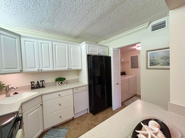 131 LAKE PINE Circle D-1, Greenacres, FL 33463