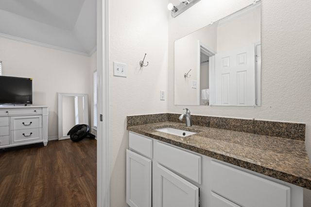 7 Saint Charles Place, Midlothian, TX 76065