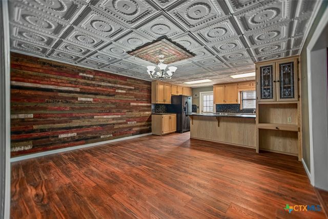 363 Kolle Street, Inez, TX 77968