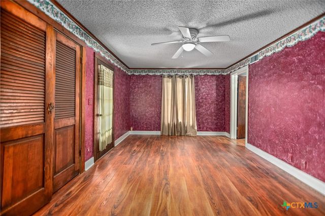 363 Kolle Street, Inez, TX 77968