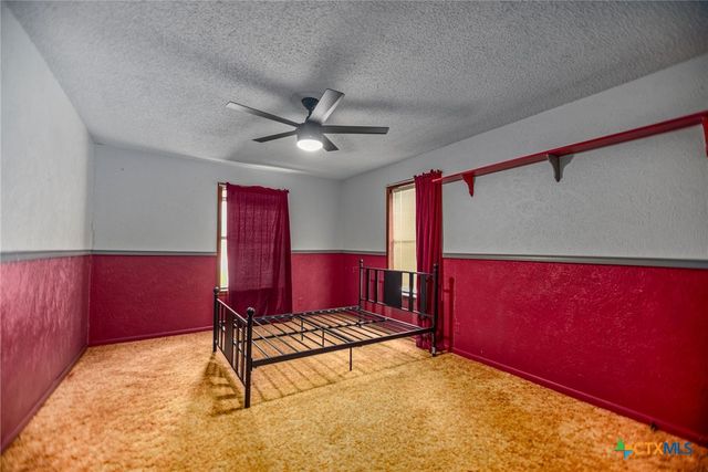 363 Kolle Street, Inez, TX 77968