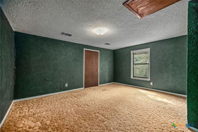 363 Kolle Street, Inez, TX 77968