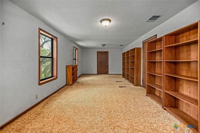 363 Kolle Street, Inez, TX 77968