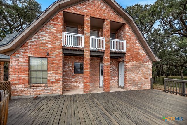 363 Kolle Street, Inez, TX 77968