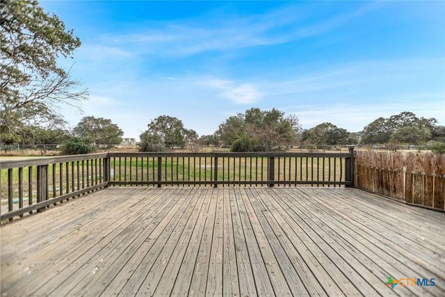 363 Kolle Street, Inez, TX 77968
