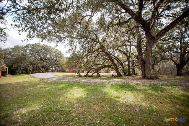 363 Kolle Street, Inez, TX 77968