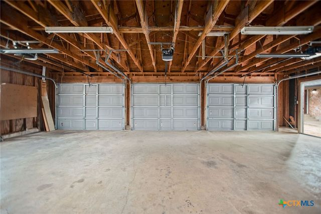 363 Kolle Street, Inez, TX 77968