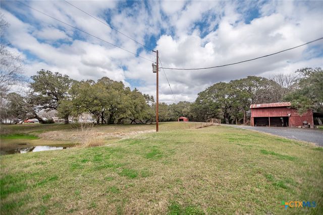 363 Kolle Street, Inez, TX 77968