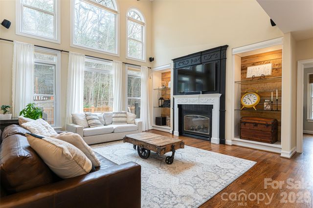 39 Windover Drive, Asheville, NC 28803