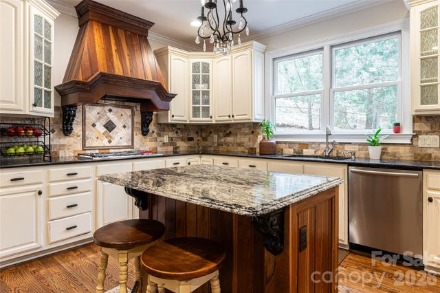 39 Windover Drive, Asheville, NC 28803