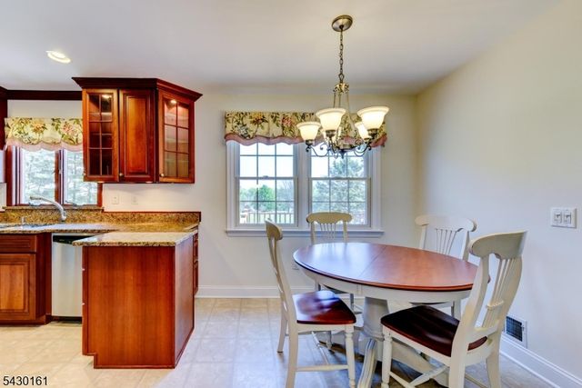 445 Brookview Ct, Branchburg Twp., NJ 08876