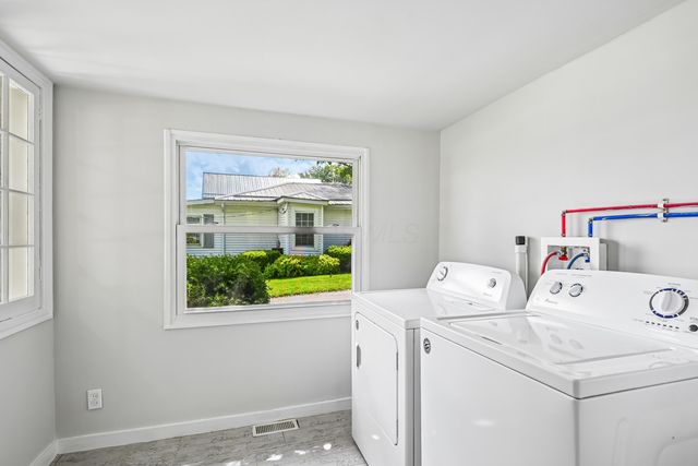109 Beacon Light Lane, Buckeye Lake, OH 43008