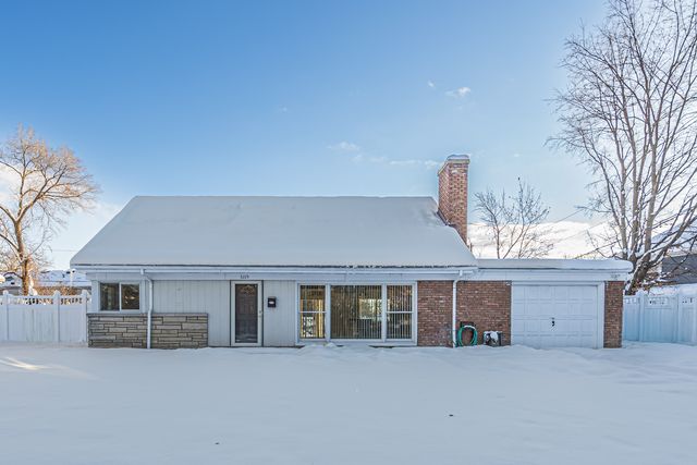 3225 Illinois Road, Wilmette, IL 60091