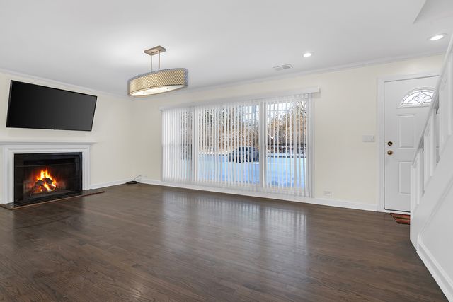 3225 Illinois Road, Wilmette, IL 60091