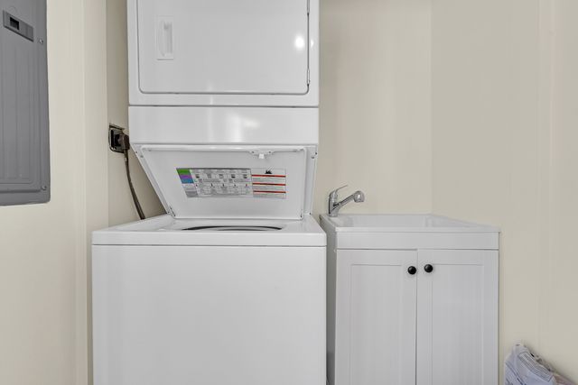 3225 Illinois Road, Wilmette, IL 60091