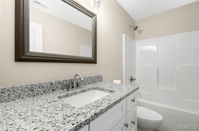 2001 Serenade, Troy, IL 62294