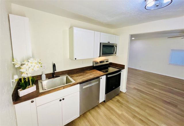 18713 CHARLOTTE AVENUE, Brooker, FL 32622