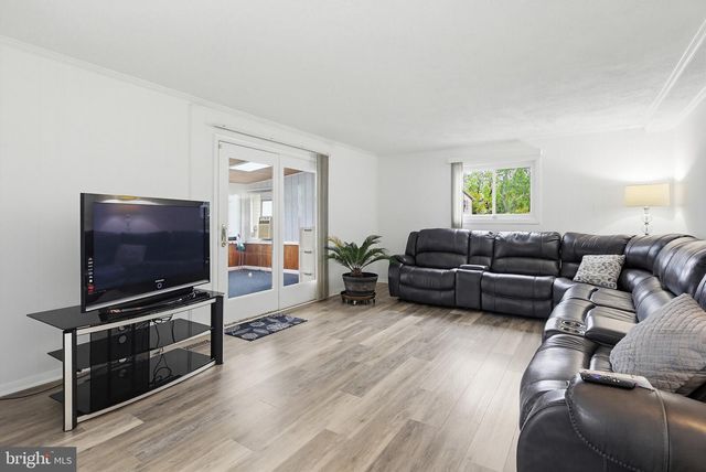 3893 COTTER DR, Edgewater, MD 21037