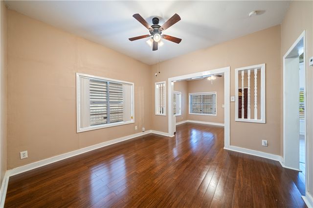 1205 10th St, Corpus Christi, TX 78404