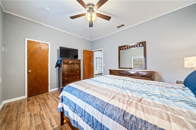 1205 10th St, Corpus Christi, TX 78404