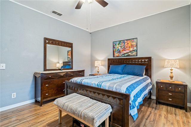 1205 10th St, Corpus Christi, TX 78404