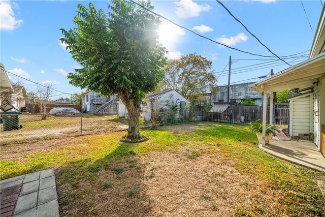 1205 10th St, Corpus Christi, TX 78404