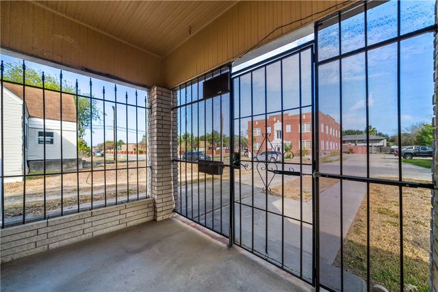 1205 10th St, Corpus Christi, TX 78404