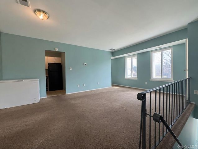 8 Redwood Court 8, Coram, NY 11727