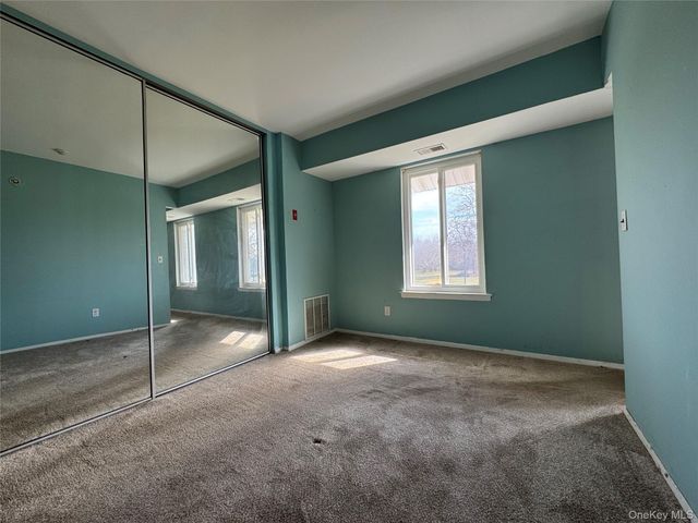8 Redwood Court 8, Coram, NY 11727