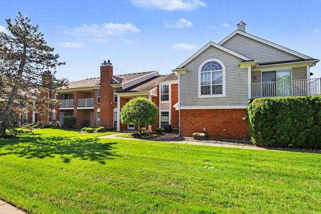 52328 Heatherstone Avenue, Macomb Twp, MI 48042