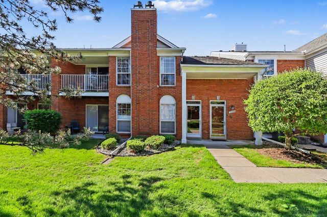 52328 Heatherstone Avenue, Macomb Twp, MI 48042