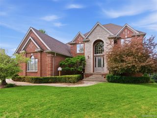 7305 Acadia Court, Washington Township, MI 48095