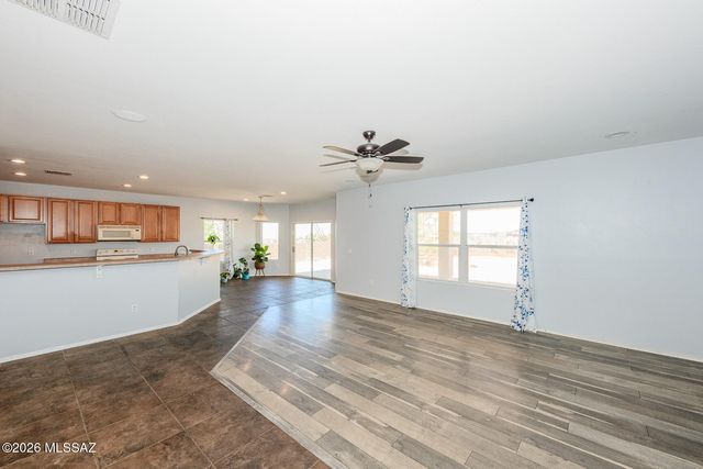 671 E Sterling Canyon Drive, Vail, AZ 85641