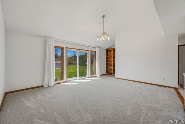 1340 Whitehaven Road, Grand Island, NY 14072