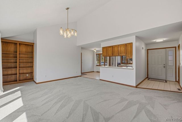 1340 Whitehaven Road, Grand Island, NY 14072