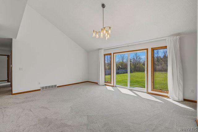 1340 Whitehaven Road, Grand Island, NY 14072